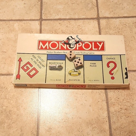 Monopoly Vintage 1985 Edition All Pieces Included Unsealed - Picture 1 of 12
